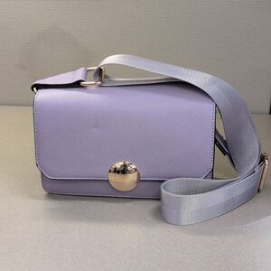 Chic Lavender Crossbody Bag with Gold Accent